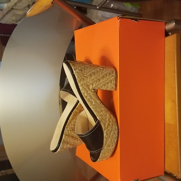 PRADA PLATFORM SHOES SIZE 38 (8) - Picture 6 of 6